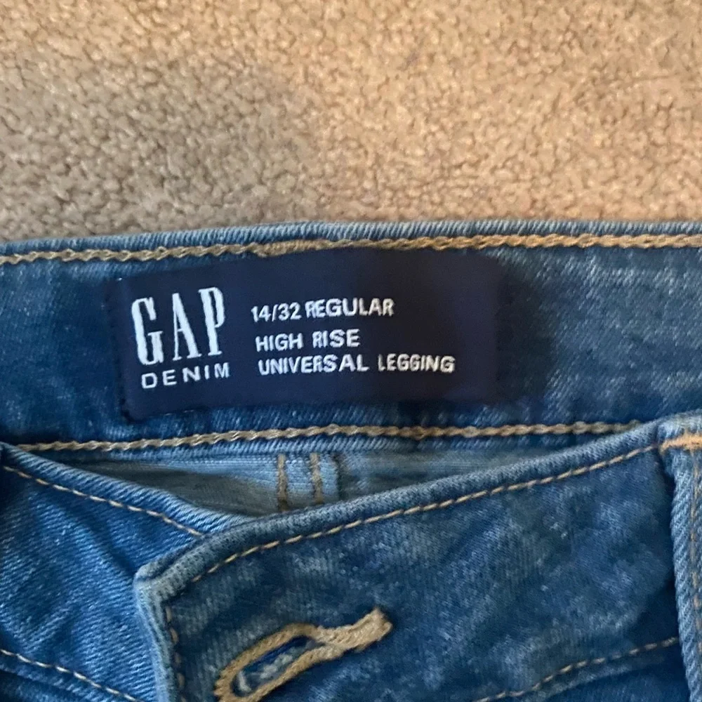 Gap High Rise Jeans - Picture 3 of 4